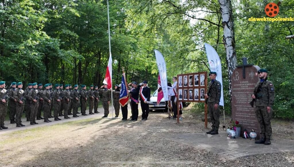 IMG_7042-e1751806155686-1024x582 🚶♂️ Rajd Pieszy Szlakiem Żołnierzy Puszczyka i uroczystości patriotyczne za nami! 🌲🕯️
