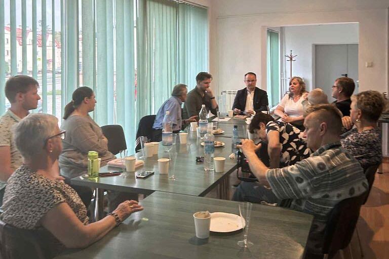 a61a74c4-608d-472c-8589-e0add05a68d3-e1753432295540 📣"Prawa Temida" rozpoczyna działalność w Mławie! 🛡️