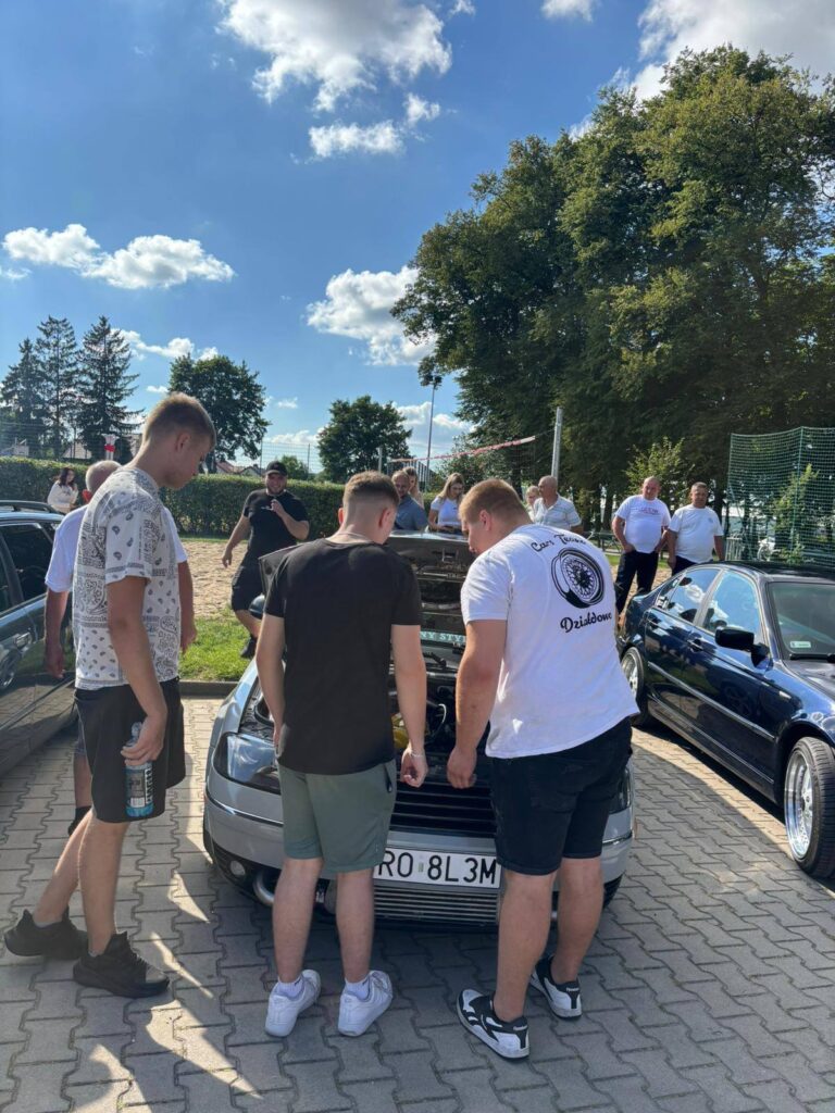 542756093_1320499753015273_6304064938076415296_n-768x1024 ✨🌾 DOŻYNKI GMINNO–PARAFIALNE 2025 W LIPOWCU KOŚCIELNYM 🌾✨